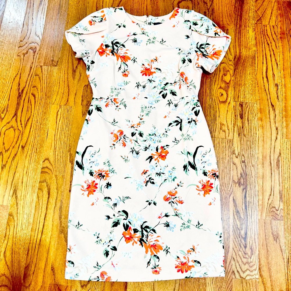 Ann Taylor Factory Peach Floral Tulip Sleeve Sheath Dress Size 8